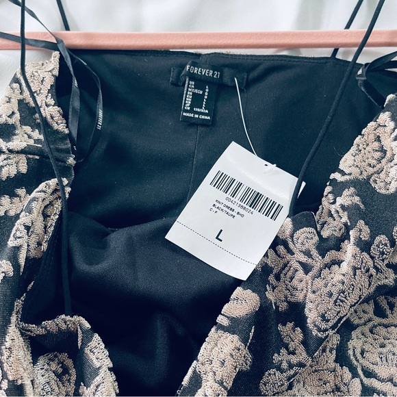 NWT Embroidered Bodycon Dress - Picture 6 of 7